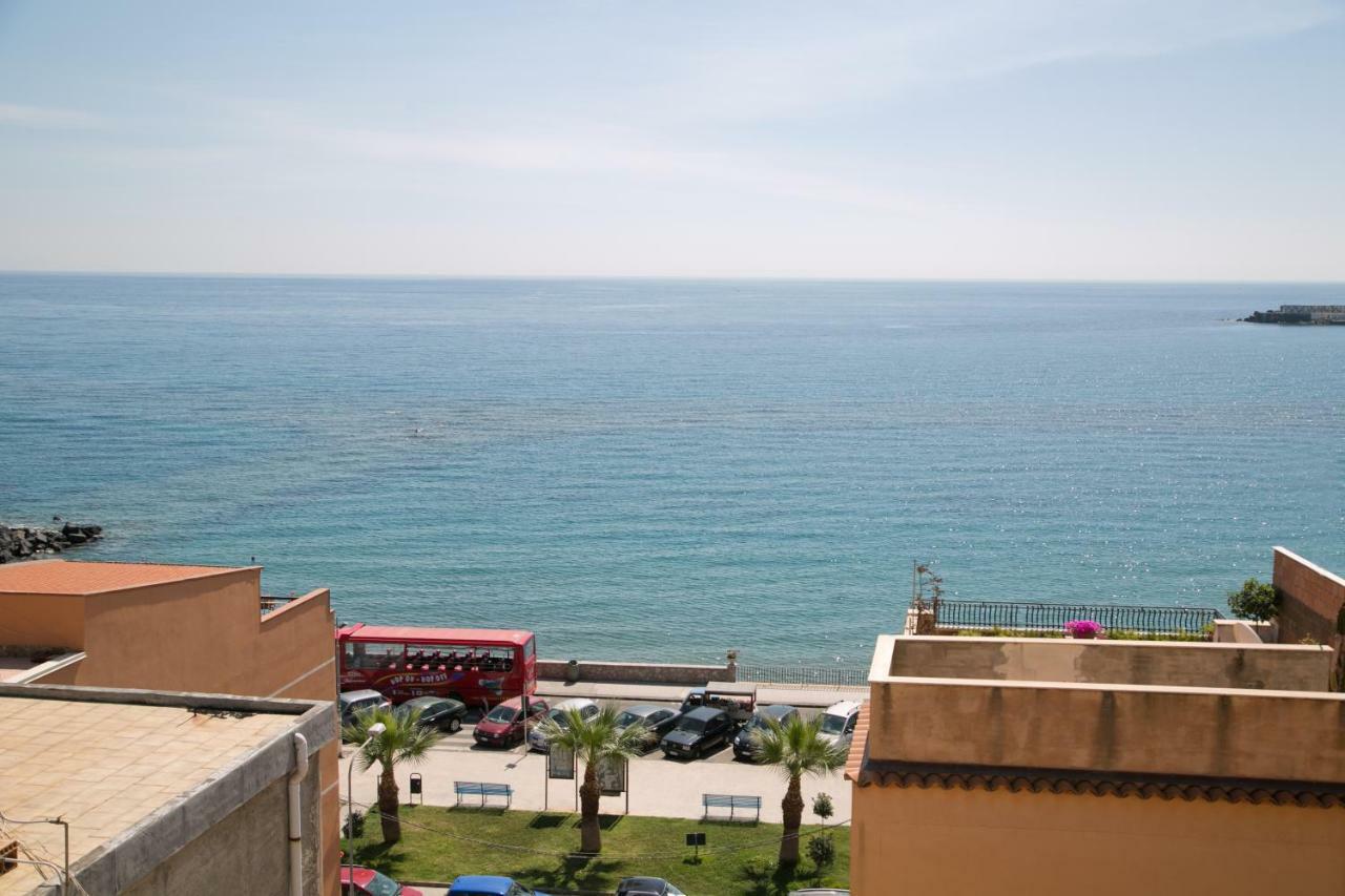 Lolita Holidays Giardini-Naxos Zewnętrze zdjęcie