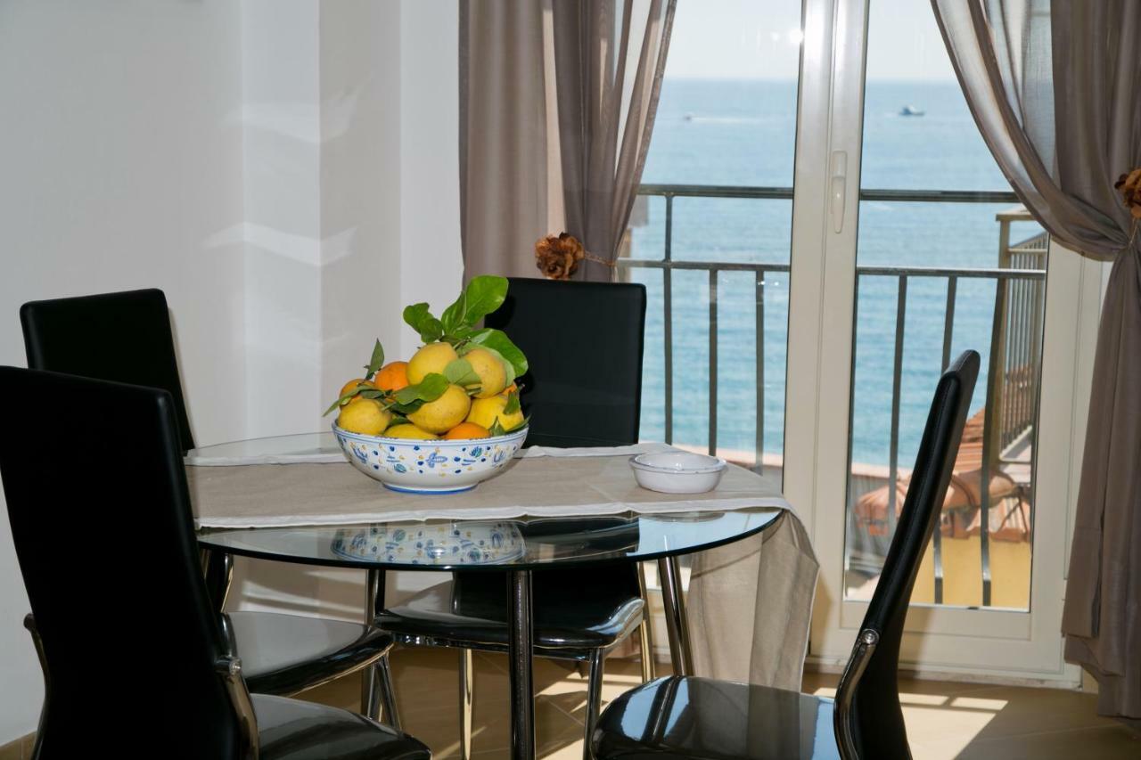 Lolita Holidays Giardini-Naxos Zewnętrze zdjęcie