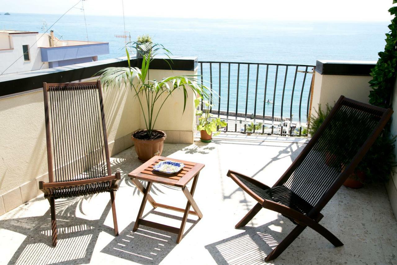 Lolita Holidays Giardini-Naxos Zewnętrze zdjęcie