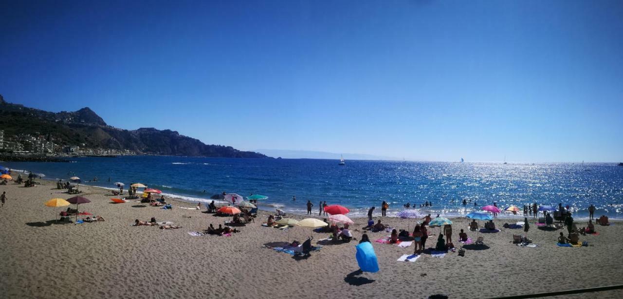 Lolita Holidays Giardini-Naxos Zewnętrze zdjęcie