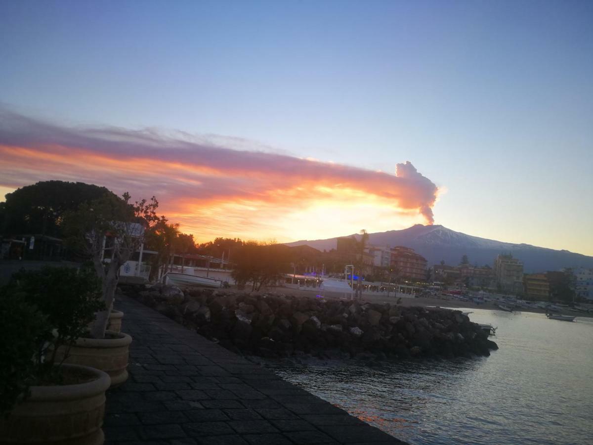 Lolita Holidays Giardini-Naxos Zewnętrze zdjęcie